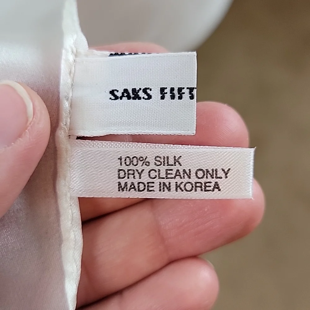 Vintage Saks Fifth Avenue City Scene Scarf - Picture 7 of 7